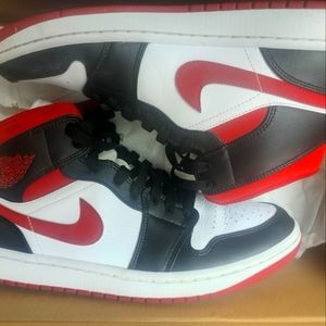 Nike Air Jordan 1 Mid White Gym Red Black 554724-122 Size 9.5 Men’s In Hand